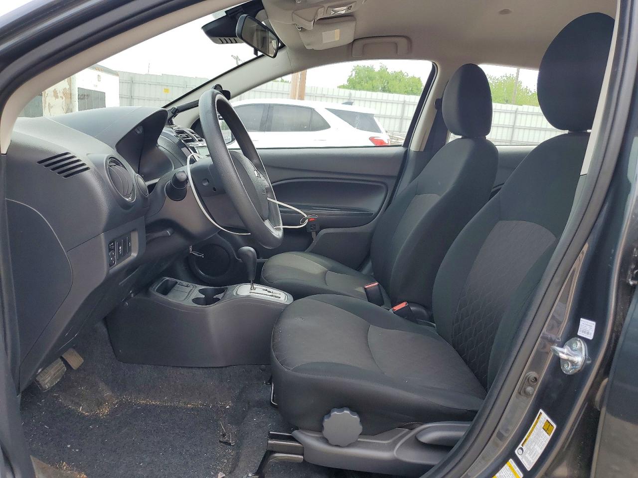 Mitsubishi Mirage Es