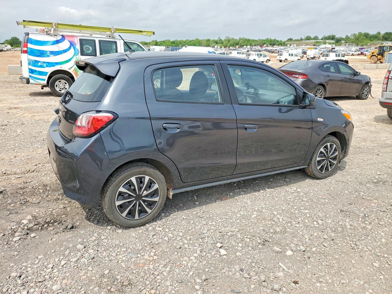 Mitsubishi Mirage Es