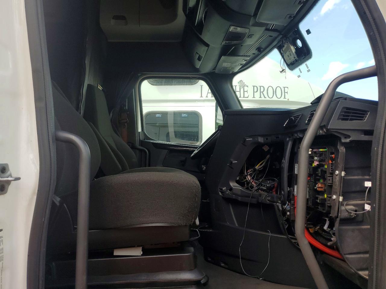Freightliner Cascadia 116
