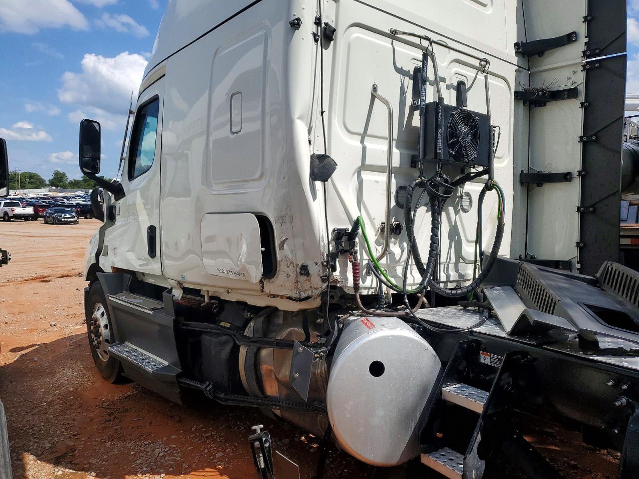 Freightliner Cascadia 116