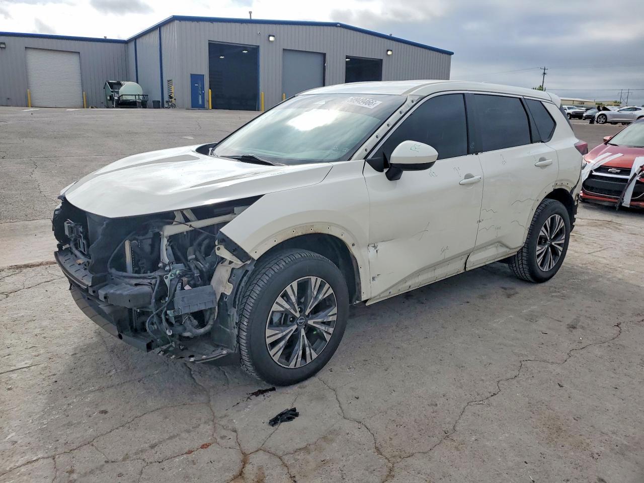 Salvage Nissan Rogue Image
