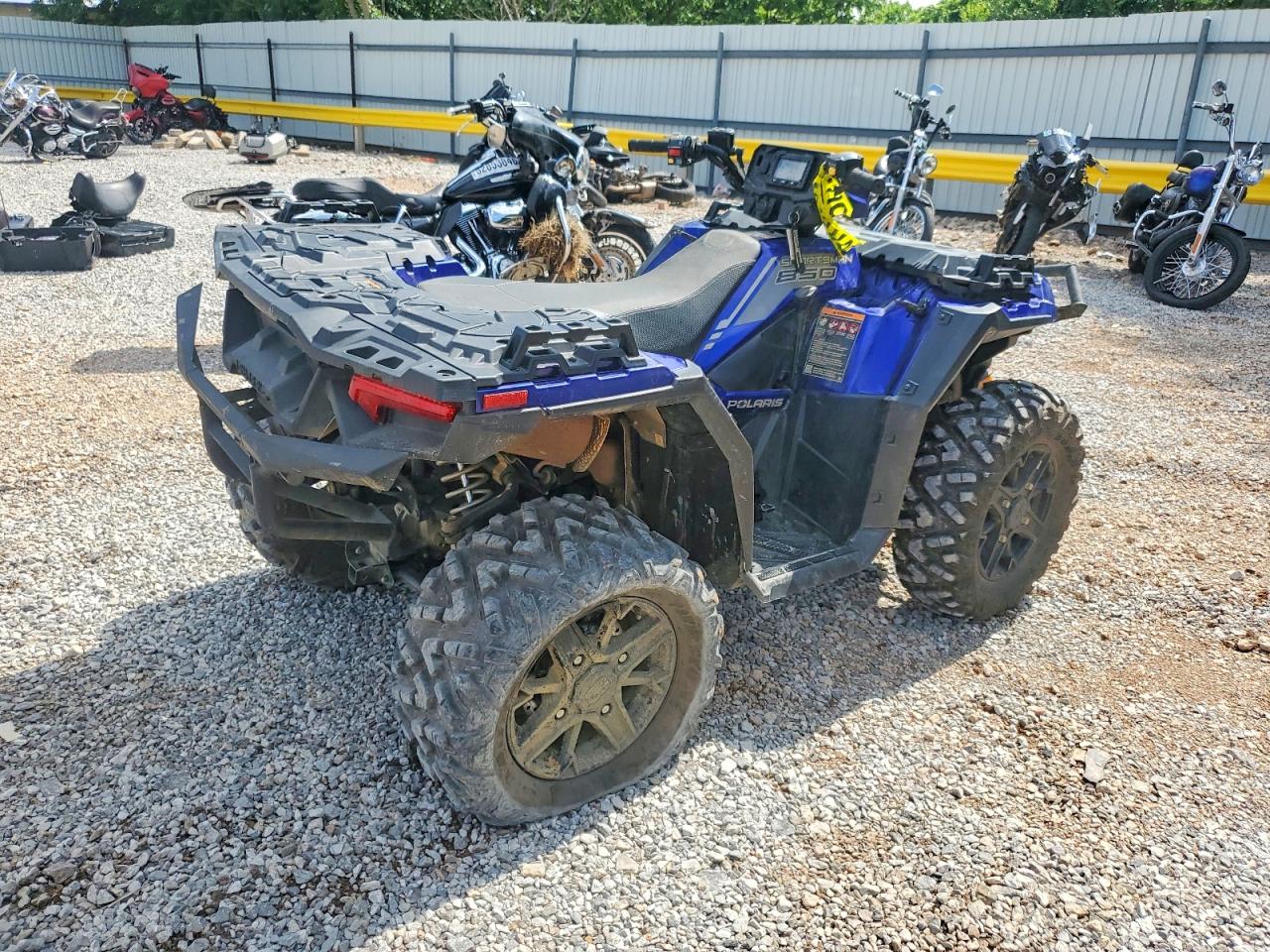 Polaris Atv