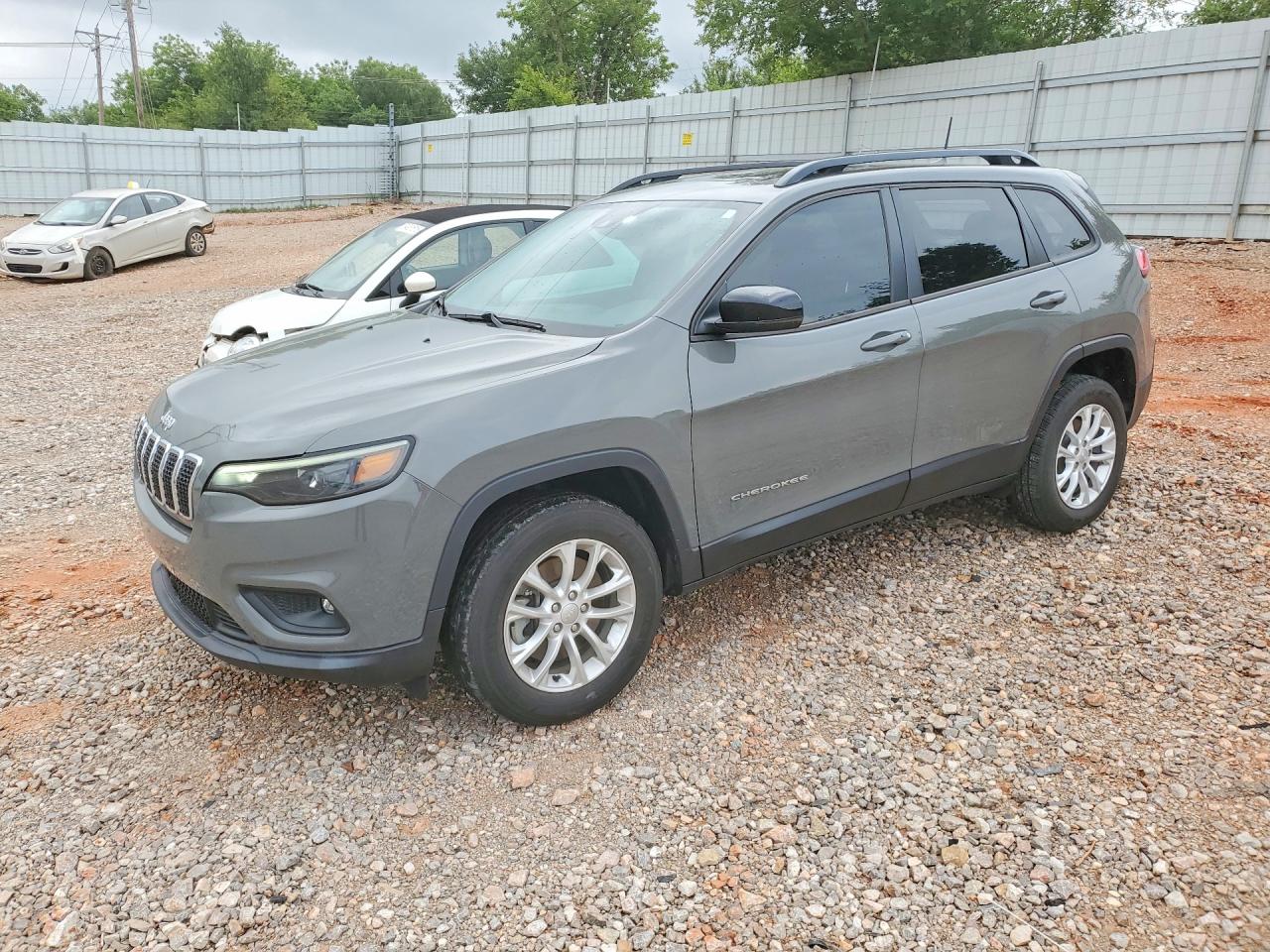 Salvage Jeep Cherokee Image