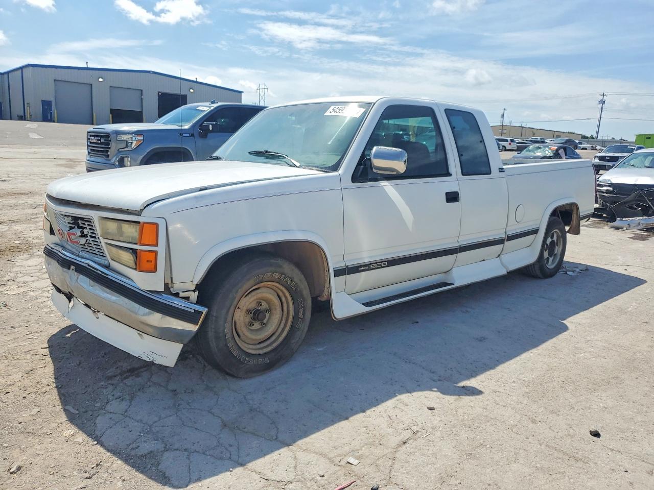 Salvage GMC Sierra Image