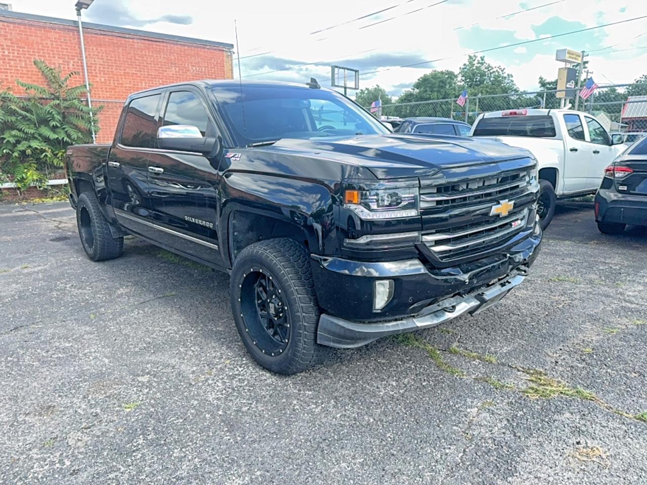 Salvage Chevrolet Silverado Image