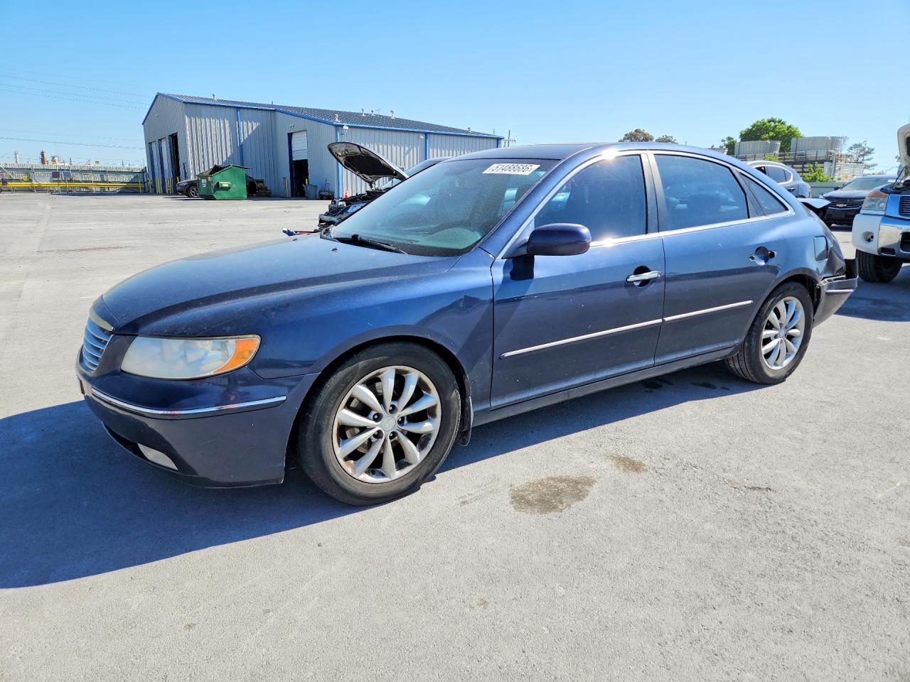 Salvage Hyundai Azera Image