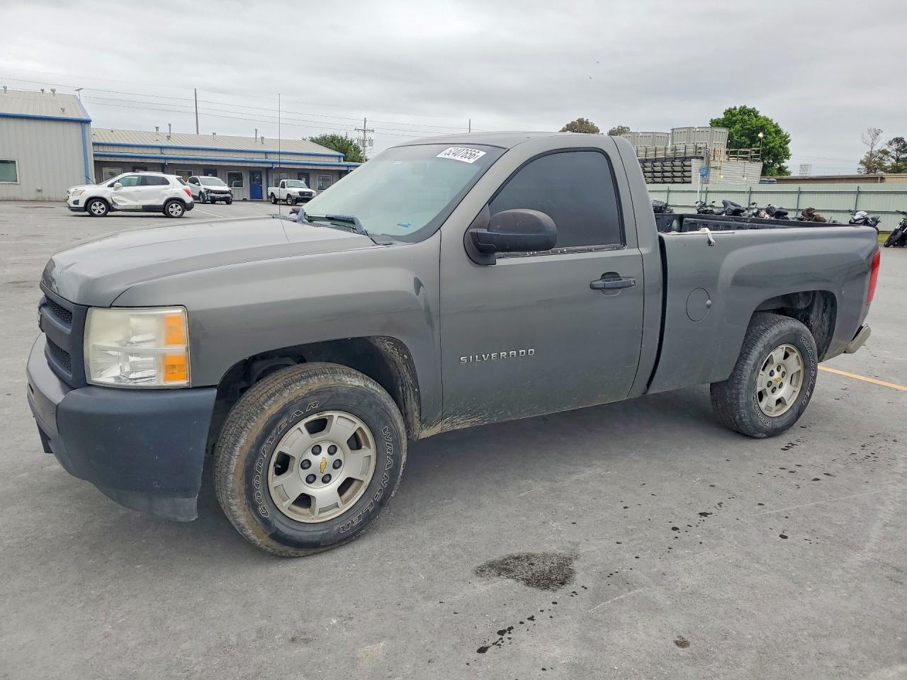 Salvage Chevrolet Silverado Image