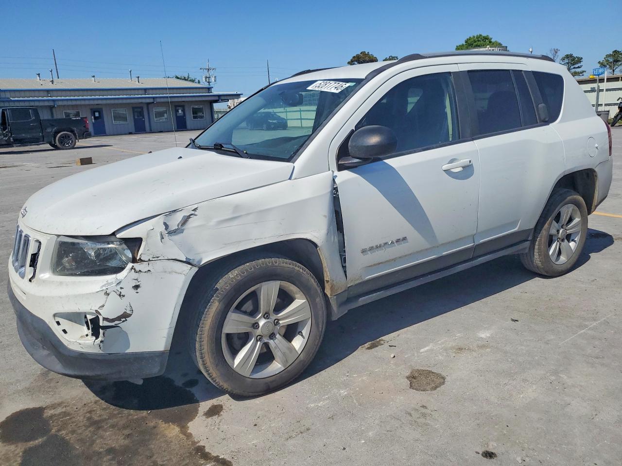 Salvage Jeep Compass Image