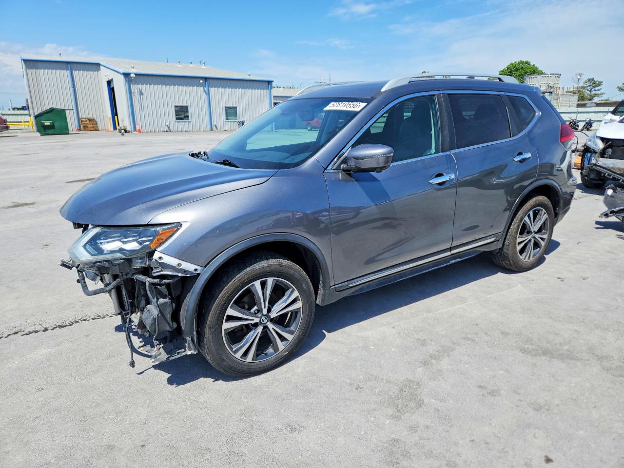 Salvage Nissan Rogue Image