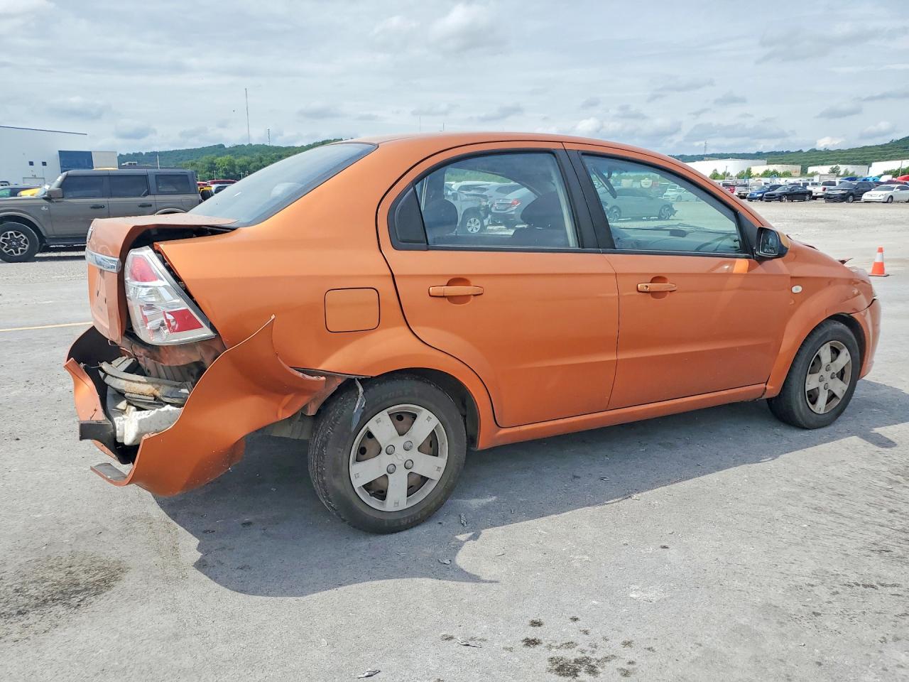Chevrolet Aveo Base