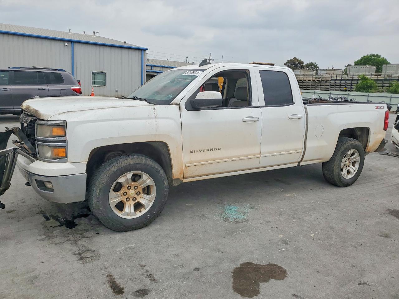 Salvage Chevrolet Silverado Image