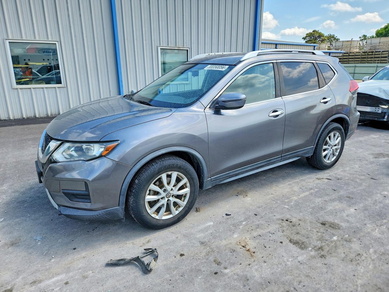 Salvage Nissan Rogue Image