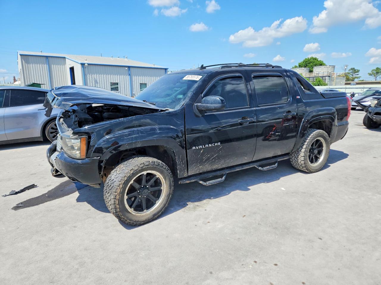 Salvage Chevrolet Avalanche Image