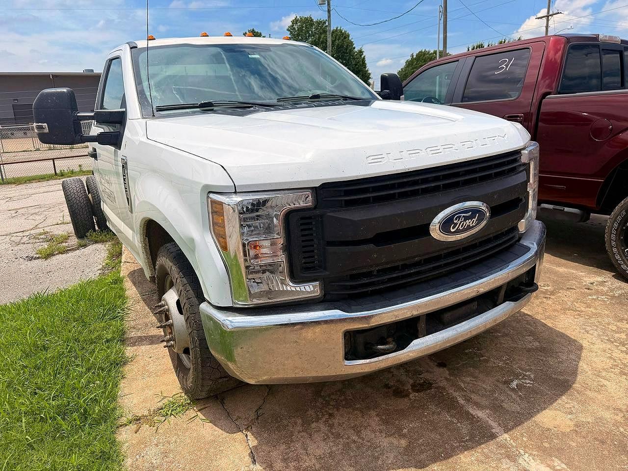 Salvage Ford F-350 Image
