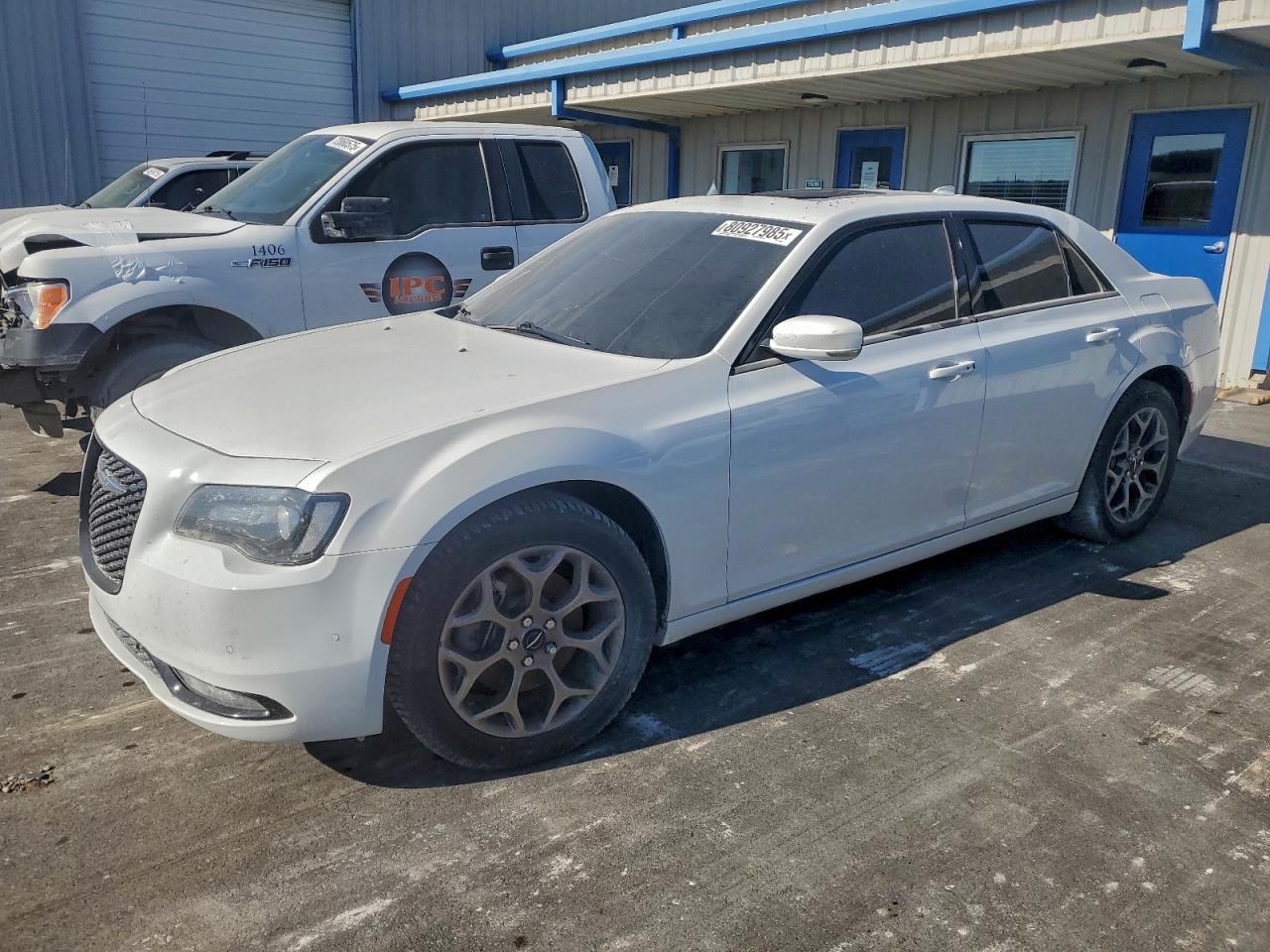 Salvage Chrysler 300 Image