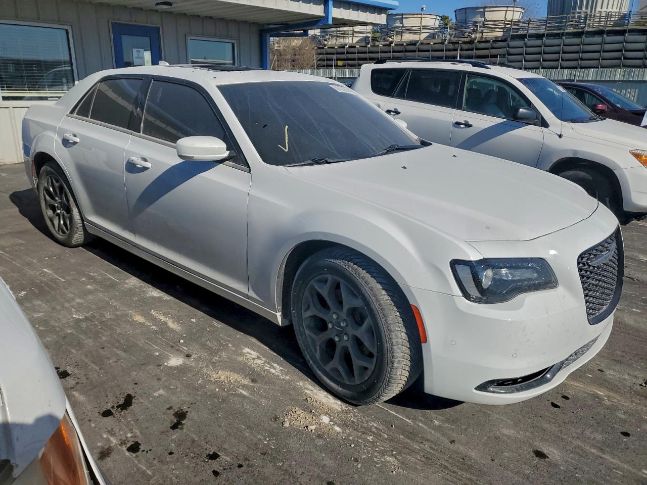 Chrysler 300 S