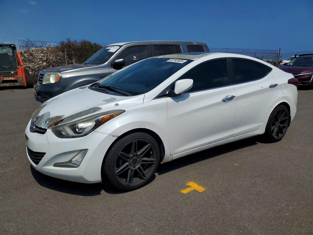 Salvage Hyundai ELANTRA Image
