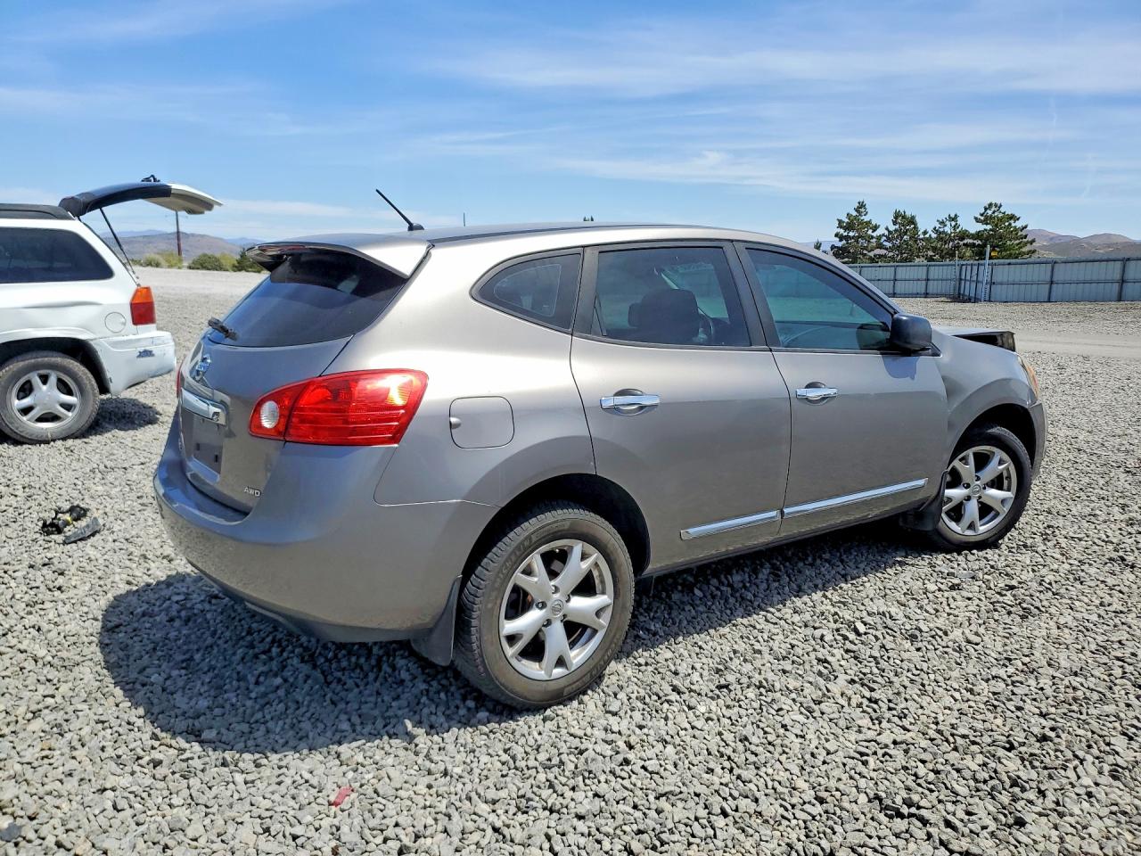 Nissan Rogue S