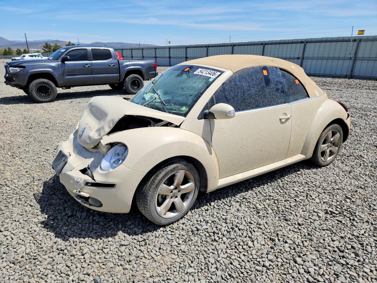 Salvage Volkswagen Beetle Image