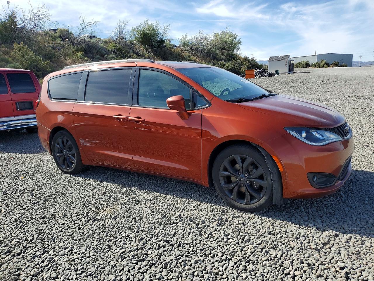 Chrysler Pacifica Touring L Plus