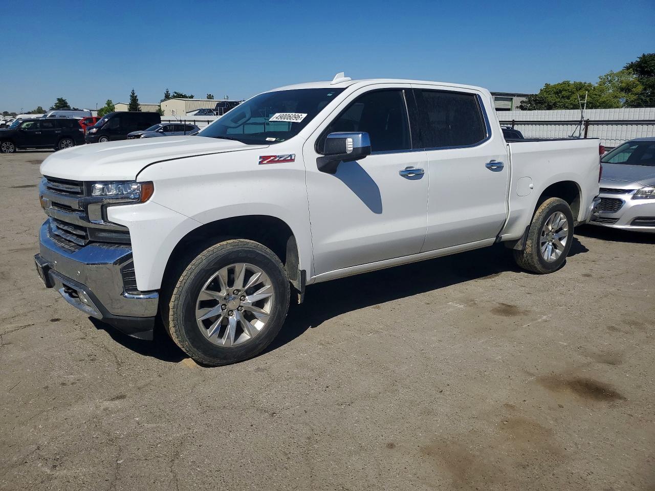 Salvage Chevrolet Silverado Image