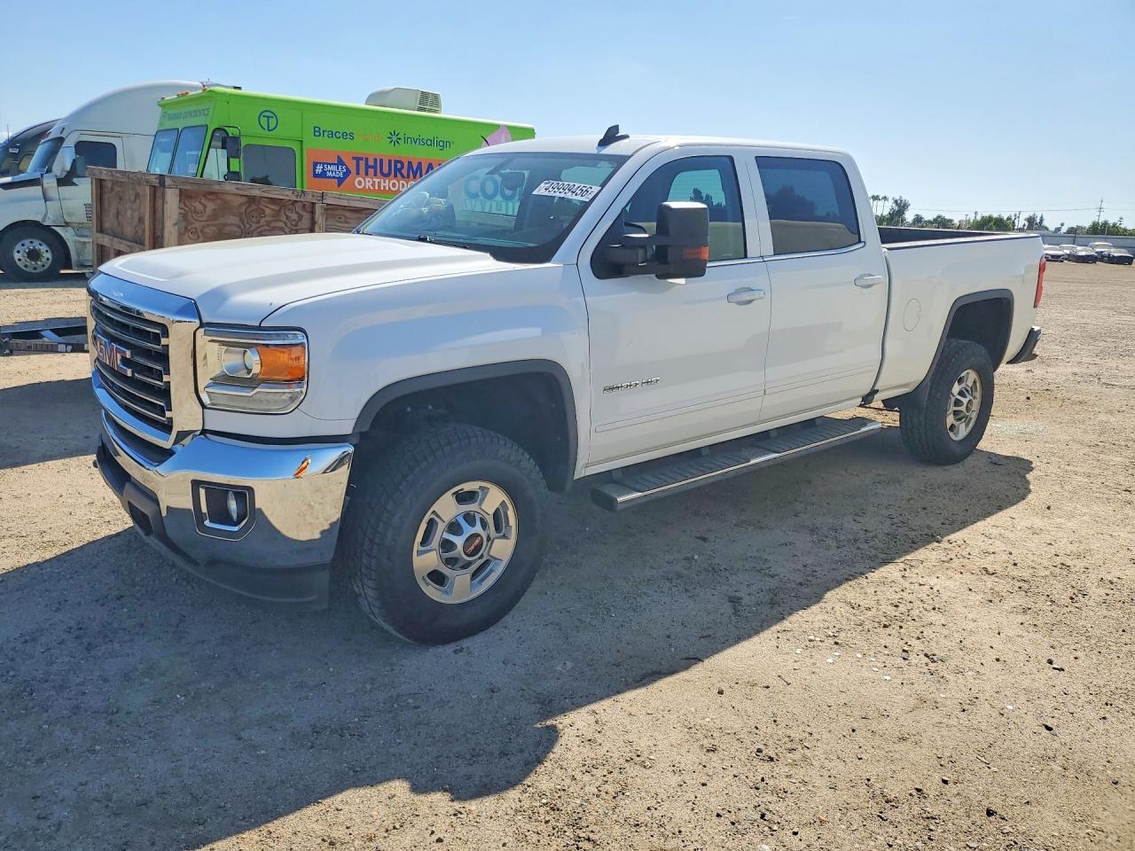 Salvage GMC Sierra Image