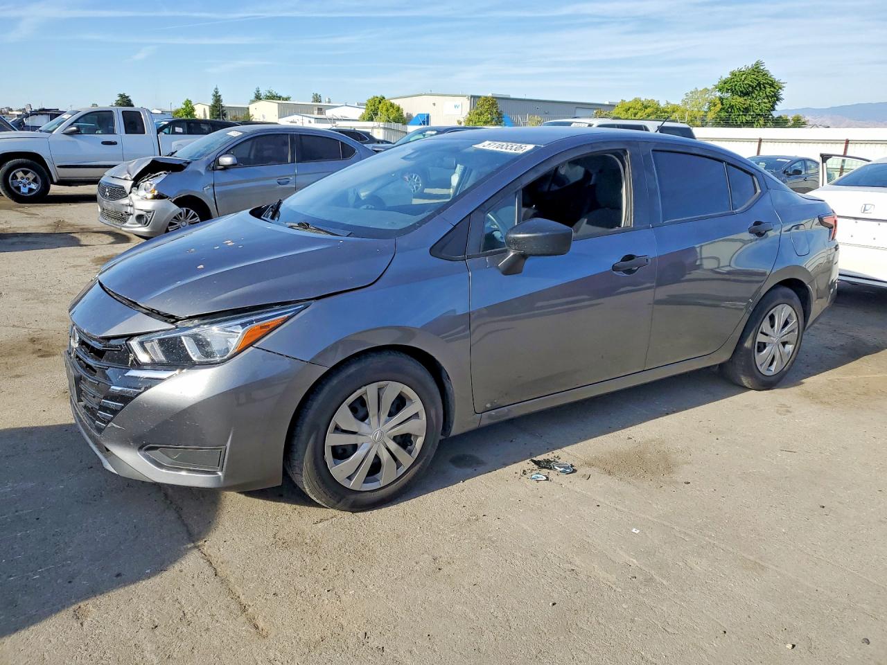 Salvage Nissan Versa Image