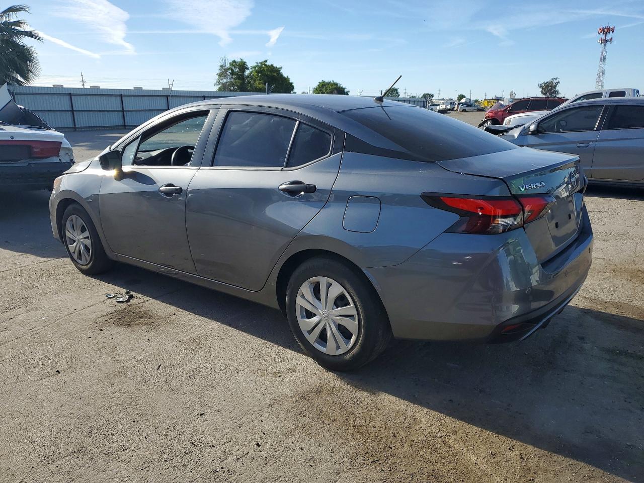 Nissan Versa S