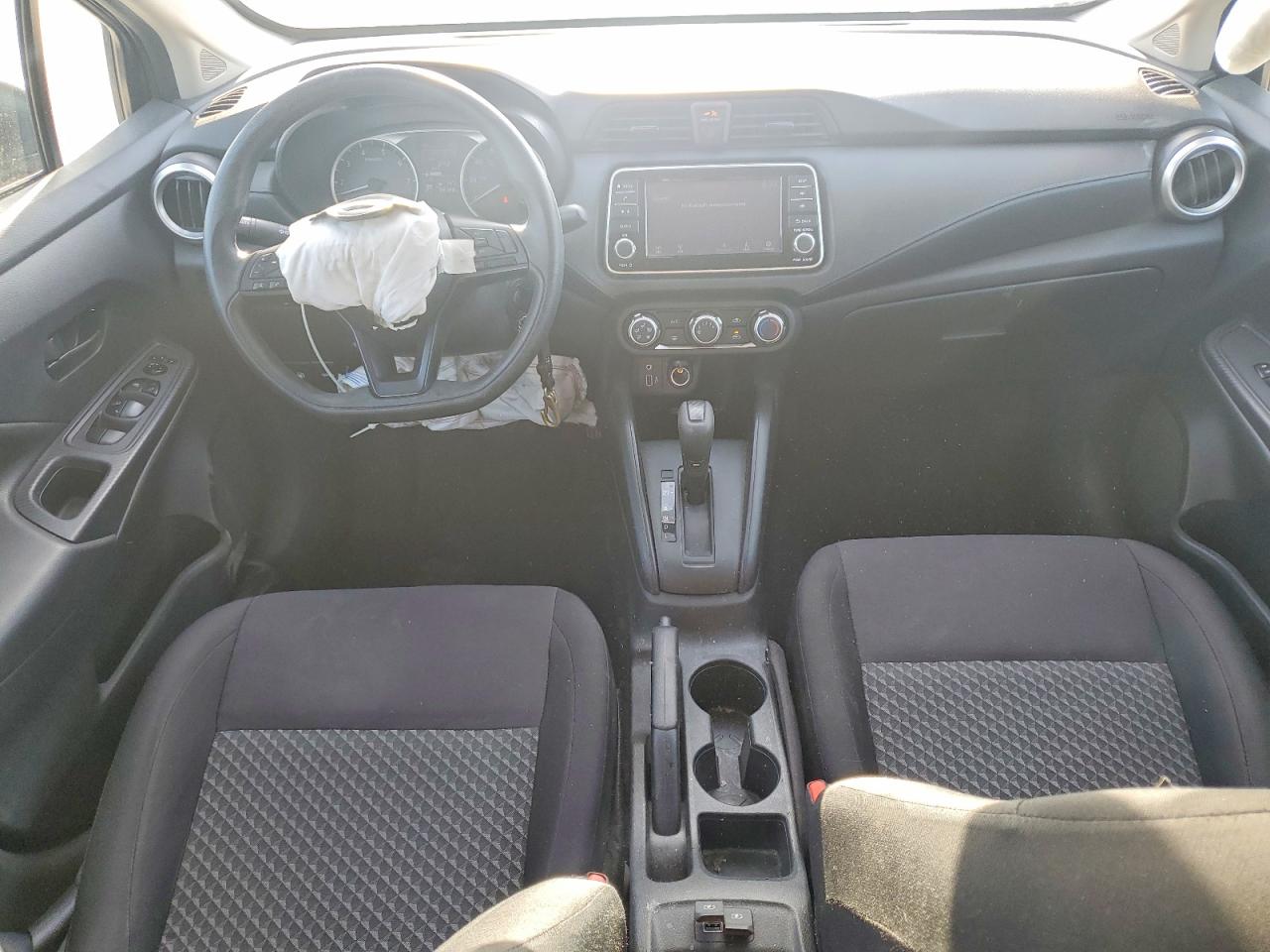 Nissan Versa S