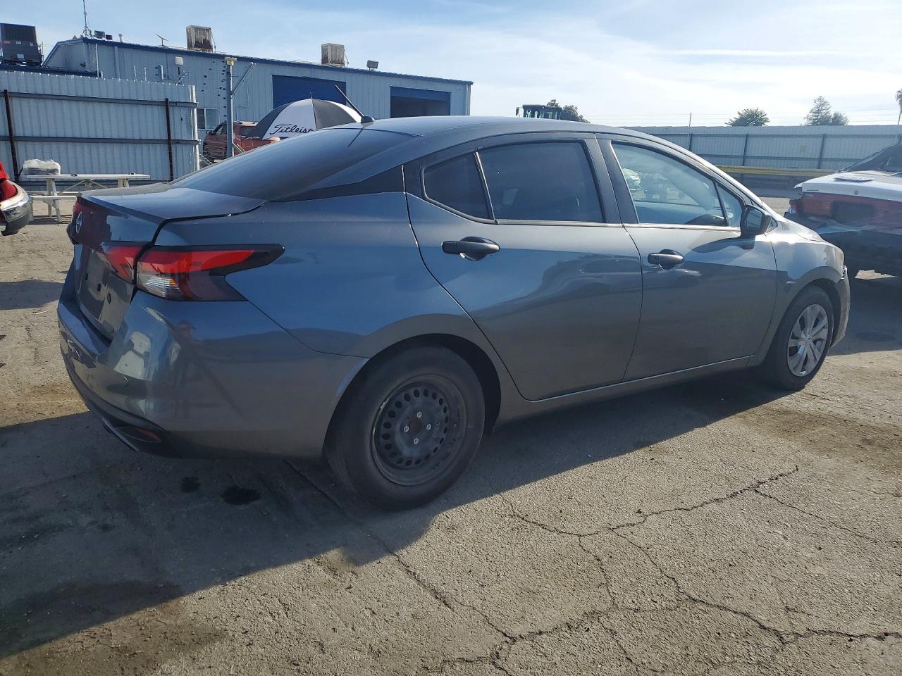Nissan Versa S