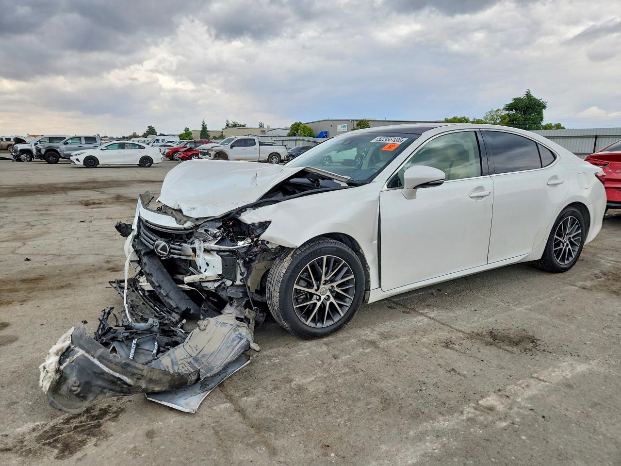 Salvage Lexus Es Image