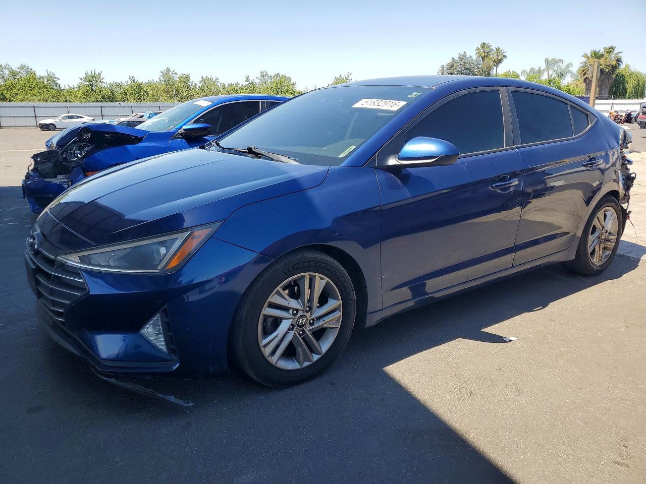 Salvage Hyundai ELANTRA Image