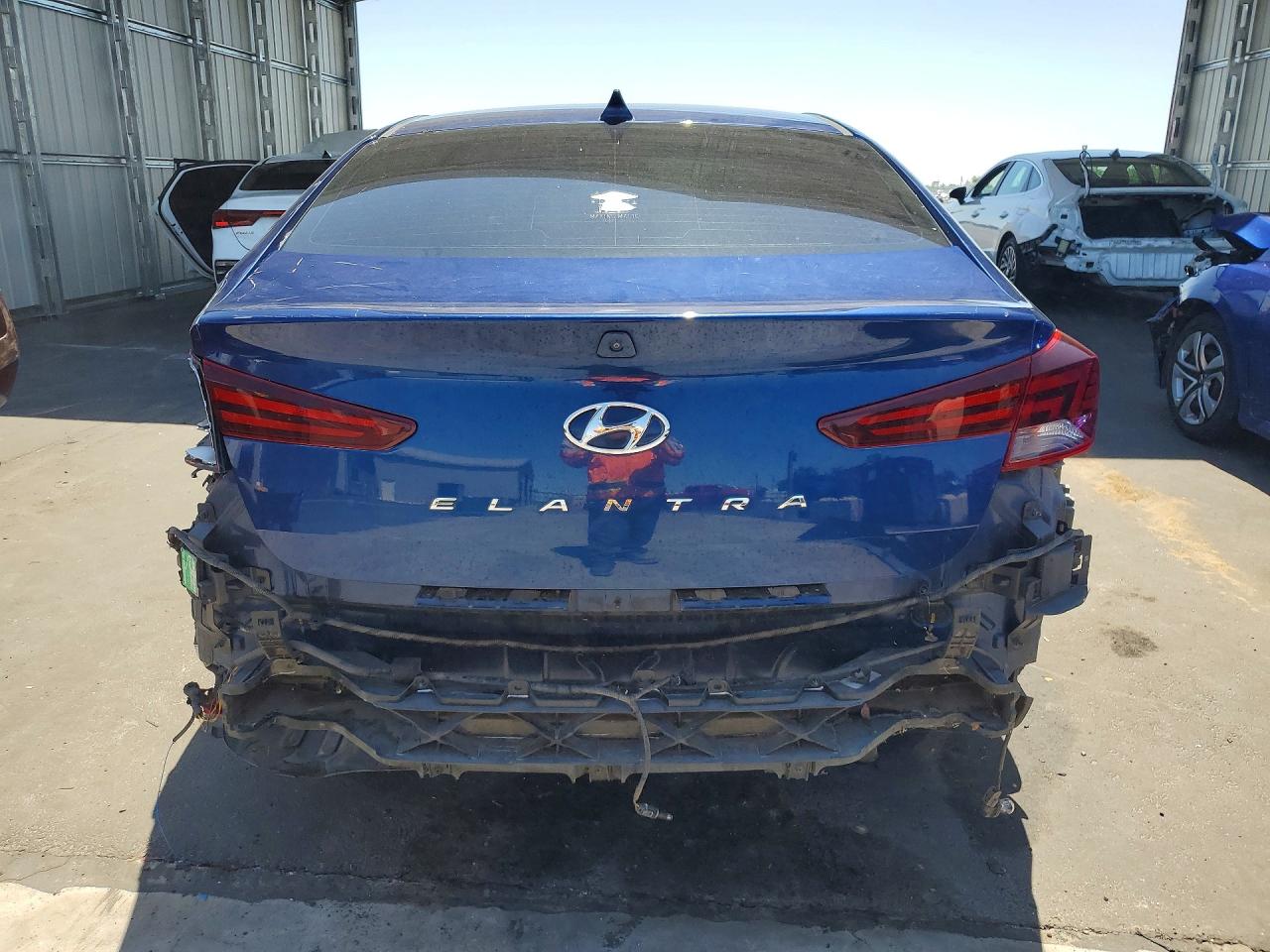 Hyundai ELANTRA Sel