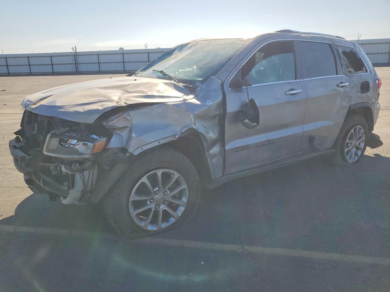 Salvage Jeep Grand Cherokee Image