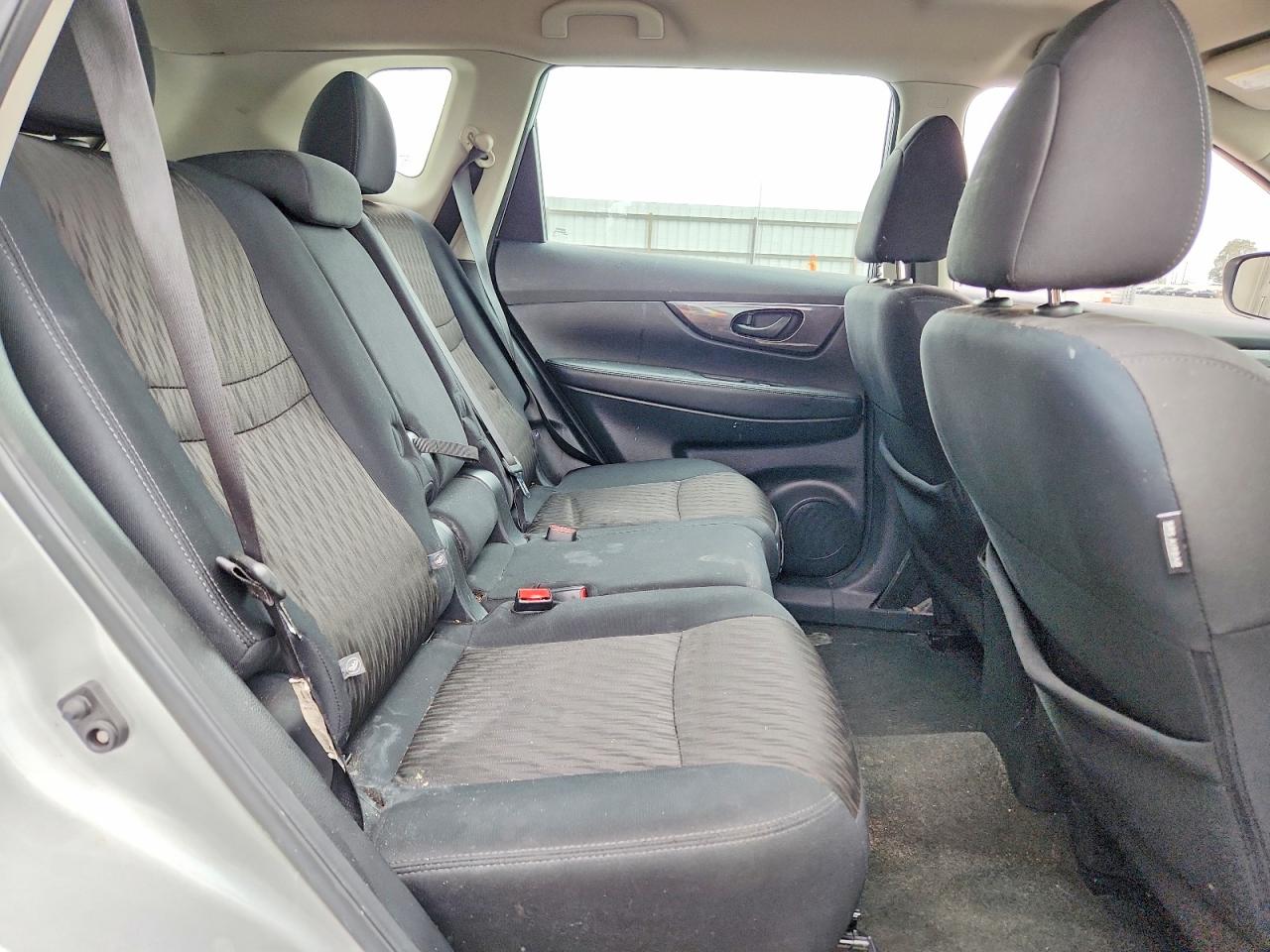Nissan Rogue S