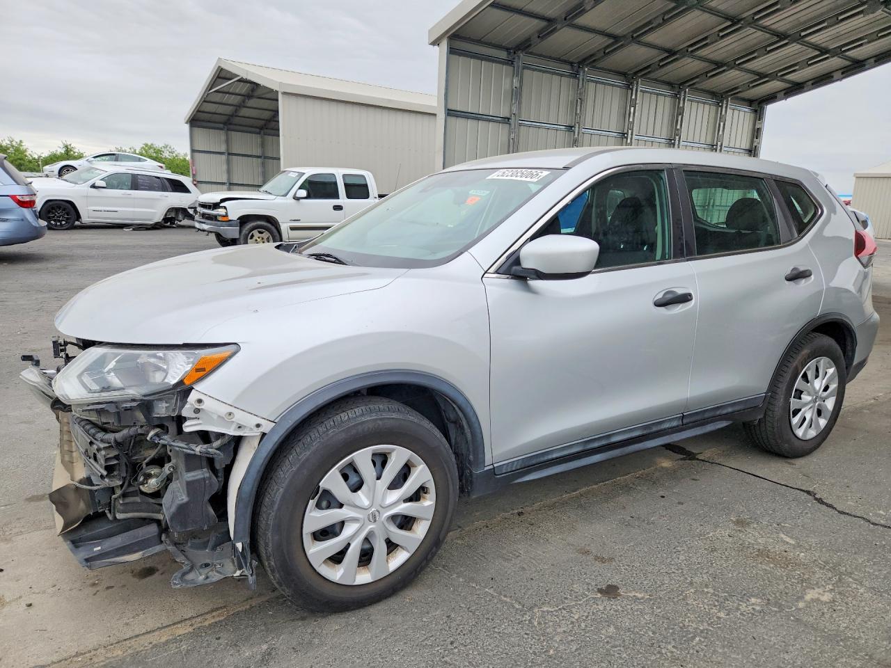 Salvage Nissan Rogue Image