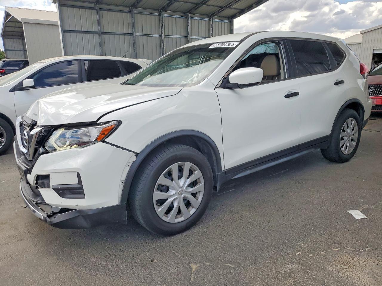 Salvage Nissan Rogue Image
