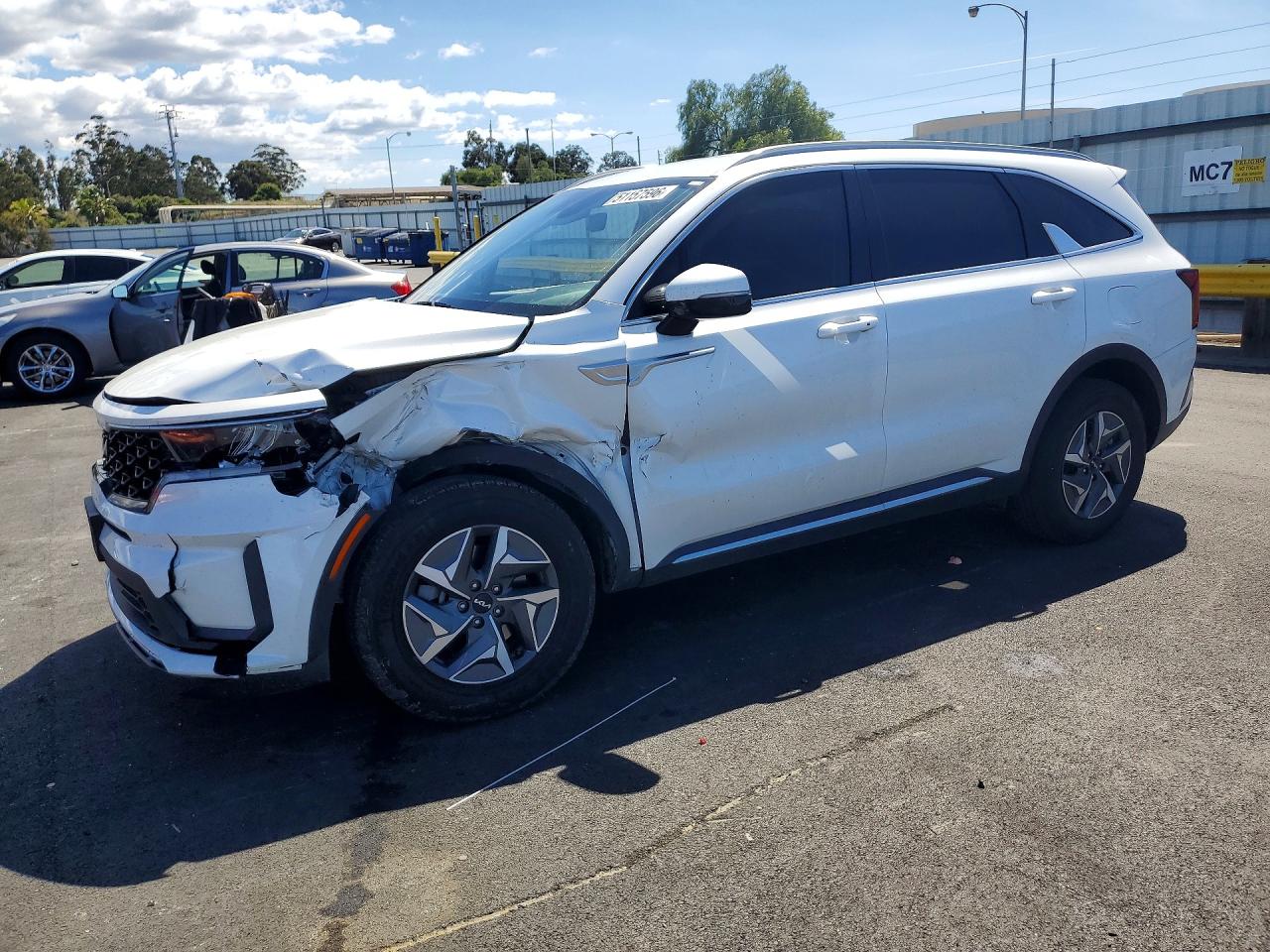 Salvage Kia Sorento Image