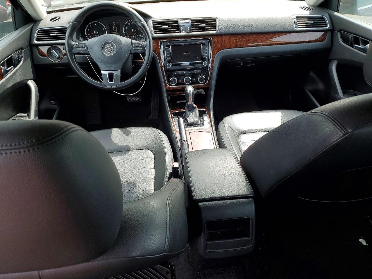 Volkswagen Passat Sel