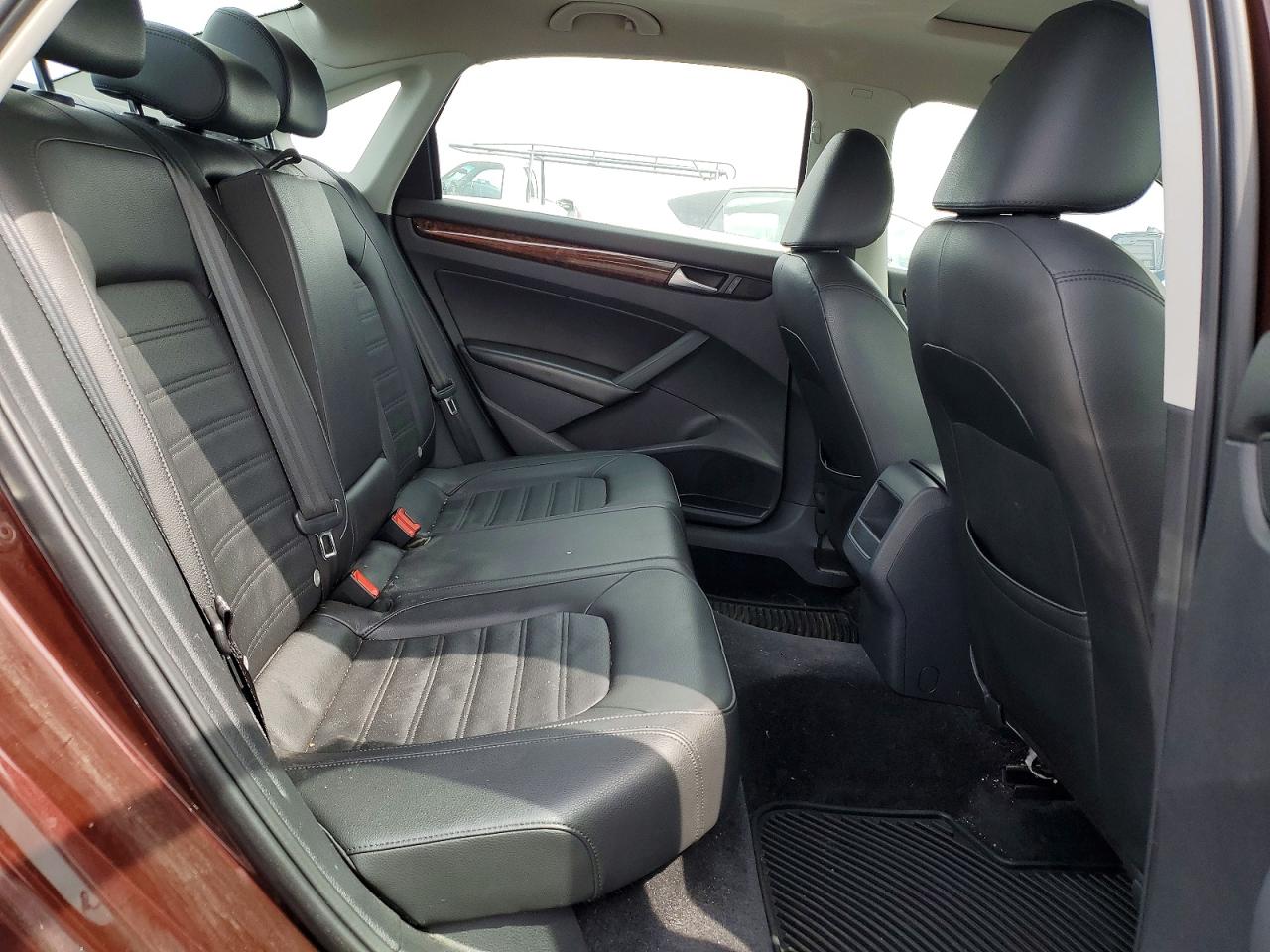 Volkswagen Passat Sel