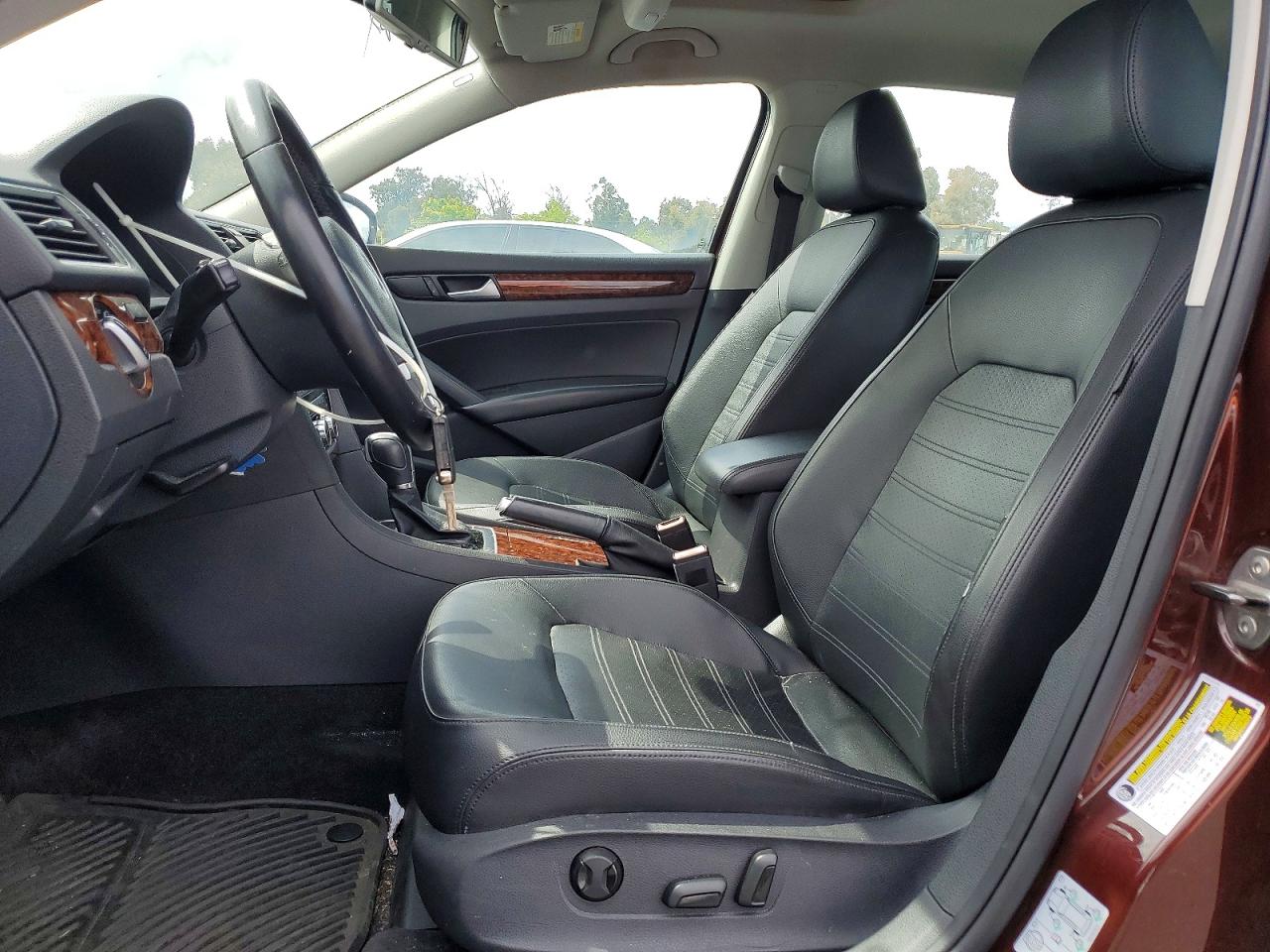 Volkswagen Passat Sel