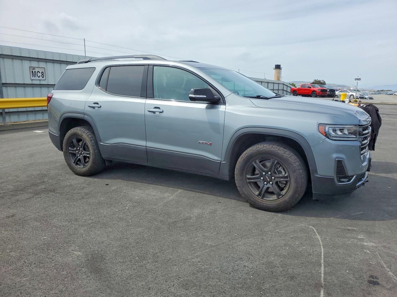 GMC Acadia At4