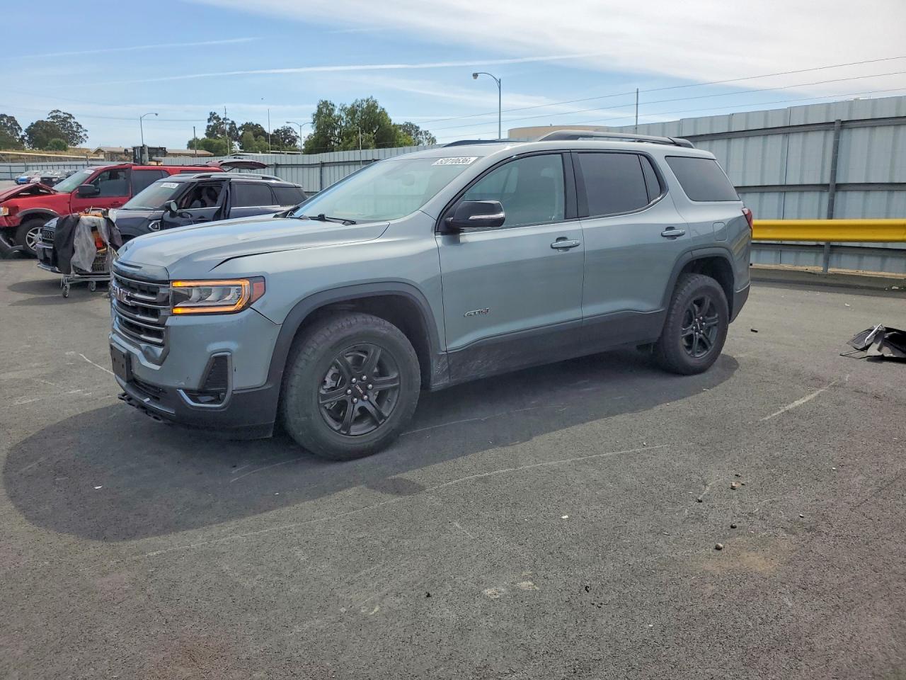 Salvage GMC Acadia Image