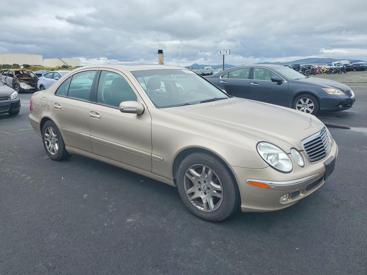 Mercedes-Benz E-Class 320