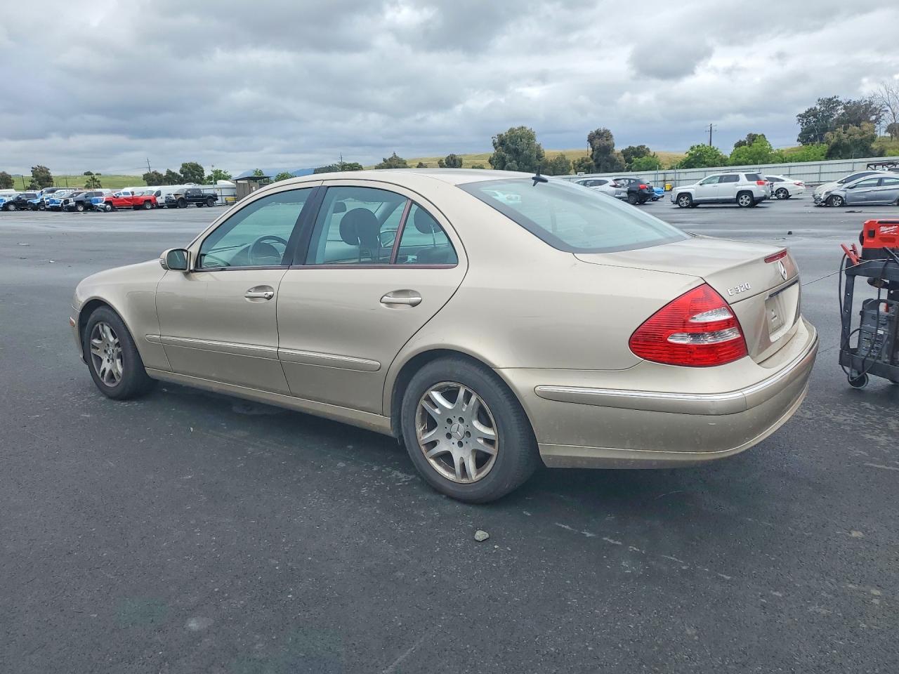 Mercedes-Benz E-Class 320