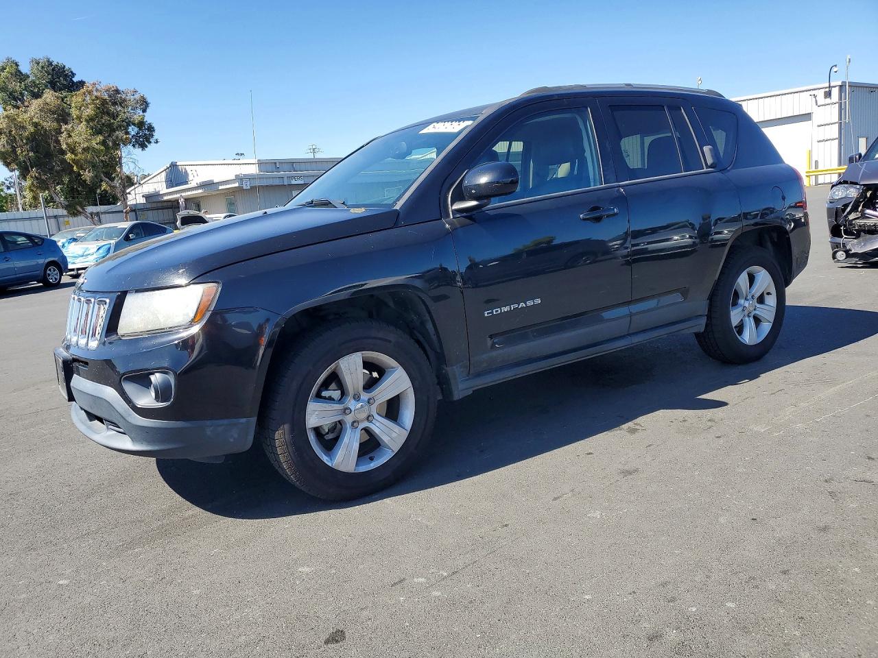 Salvage Jeep Compass Image