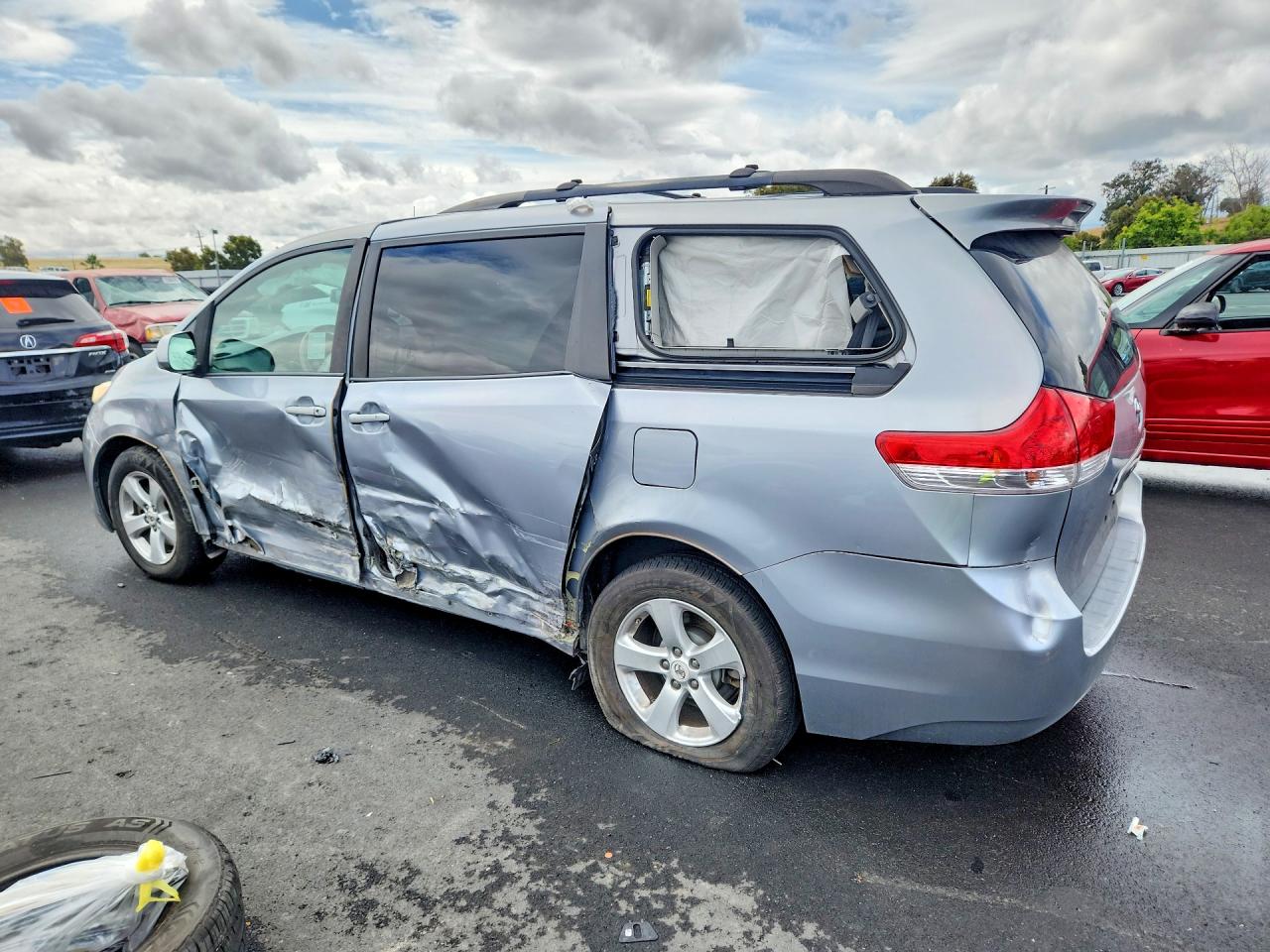 Toyota Sienna Le