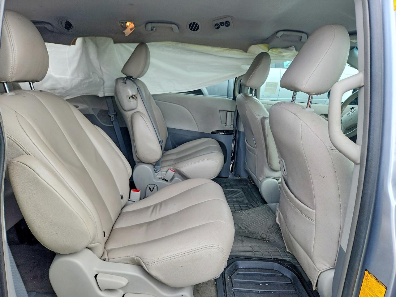 Toyota Sienna Le