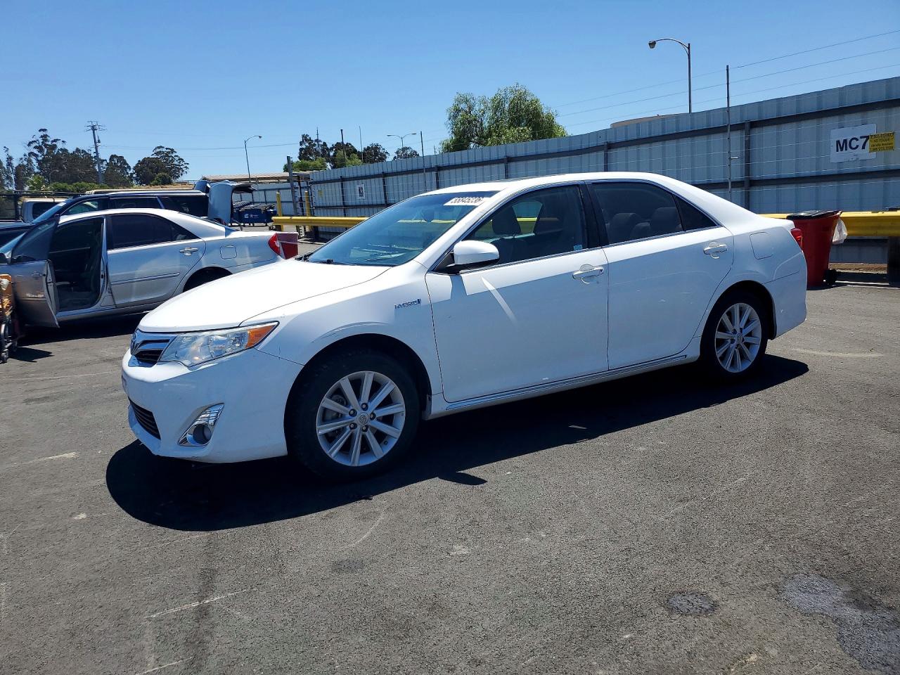 Salvage Toyota Camry Image