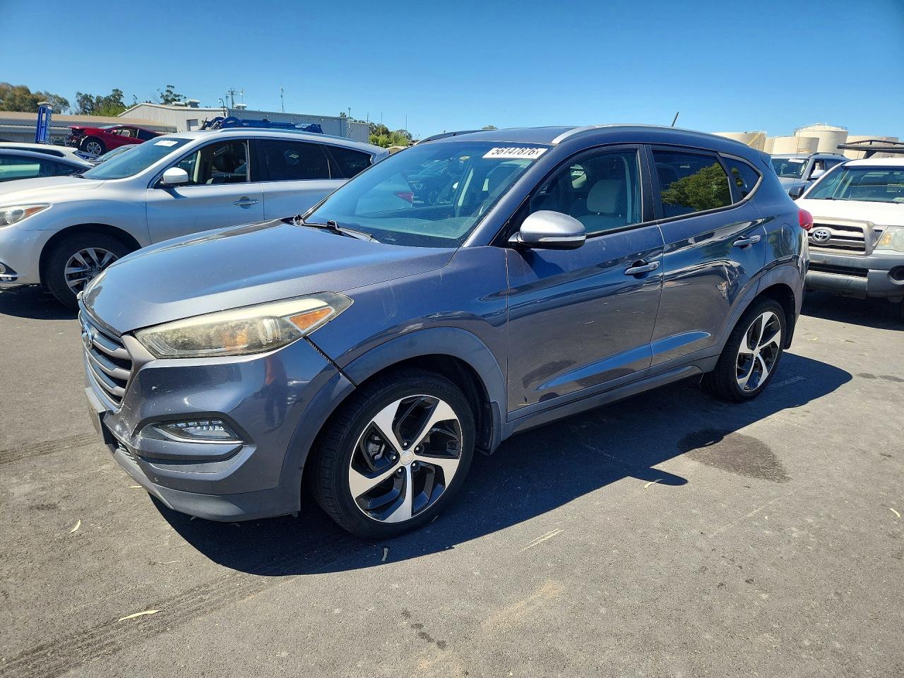 Salvage Hyundai TUCSON Image